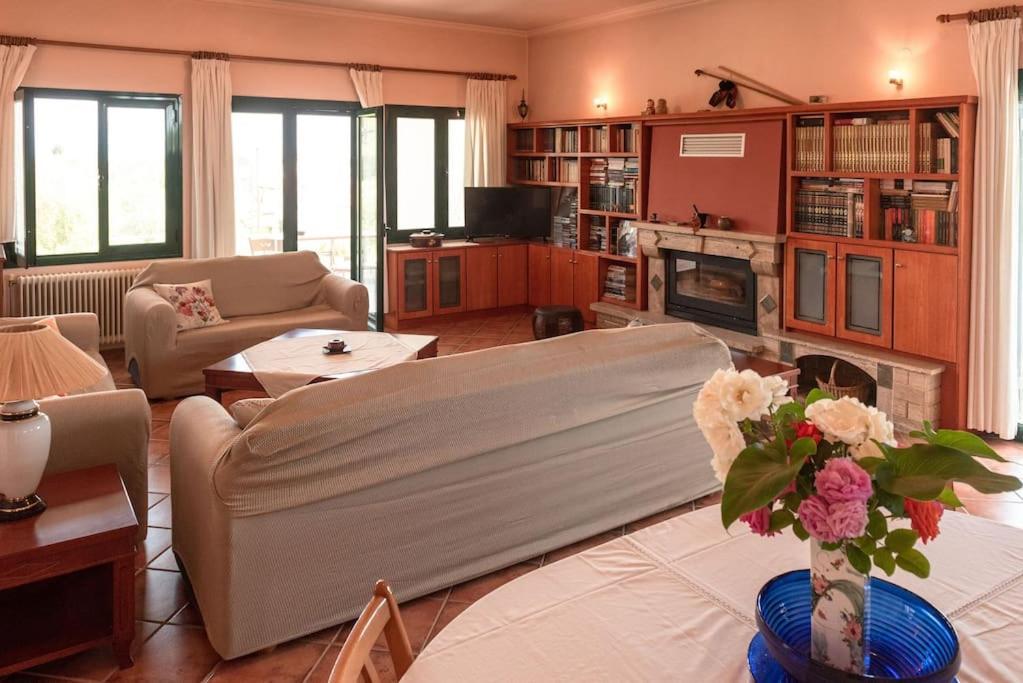 Pine Tree Family House Apartment