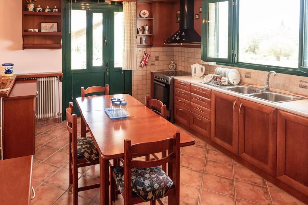 Pine Tree Family House Apartment